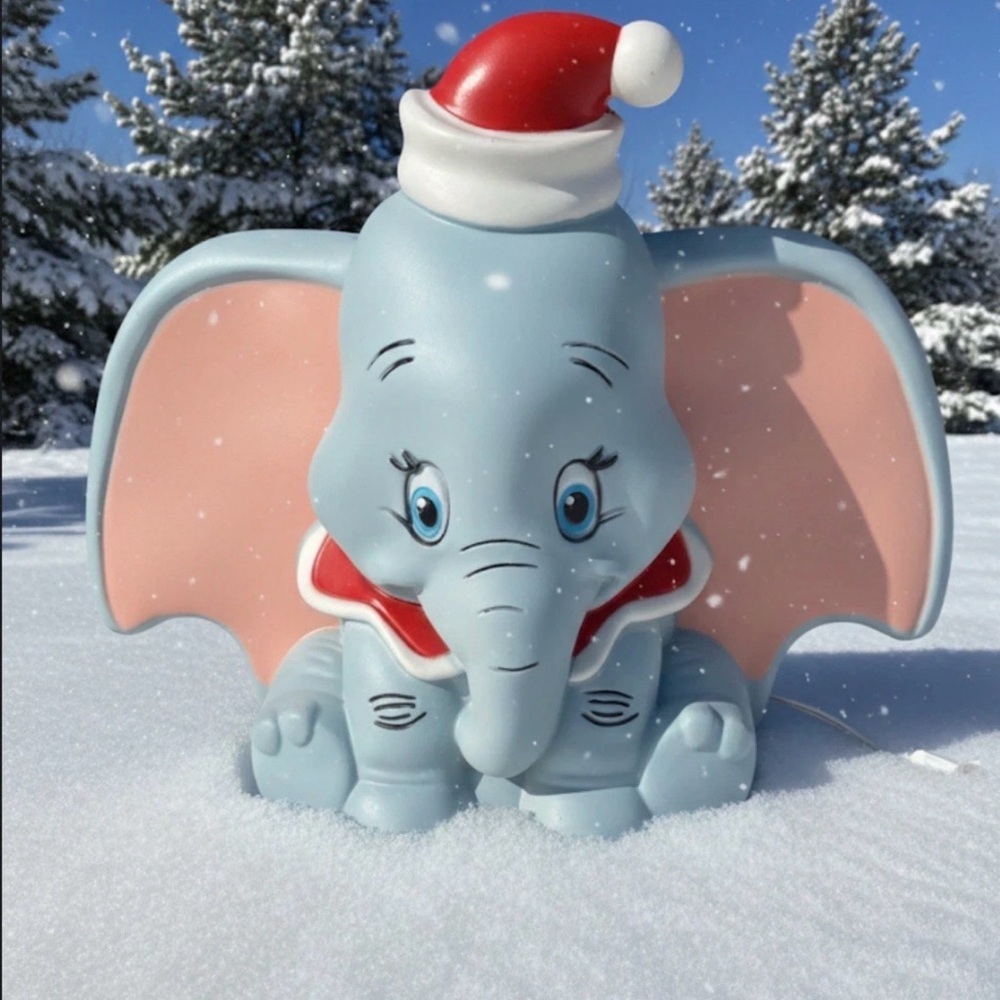 Disney Dumbo‎ 1.5-Ft LED Blow Mold Santa Hat Christmas Yard Decor Indoor Outdoor